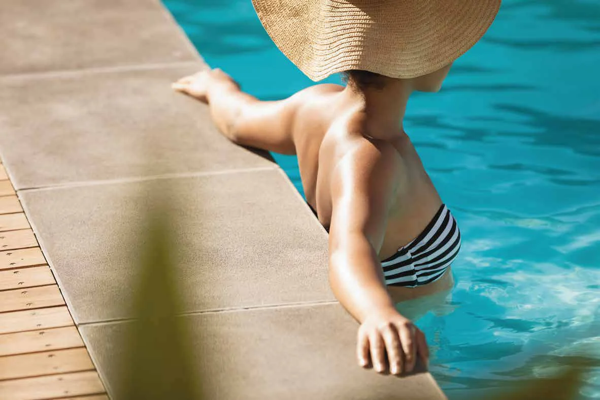 Lifestyle de piscina: conceito de lazer premium do rooftop do Setúbal em Porto Belo